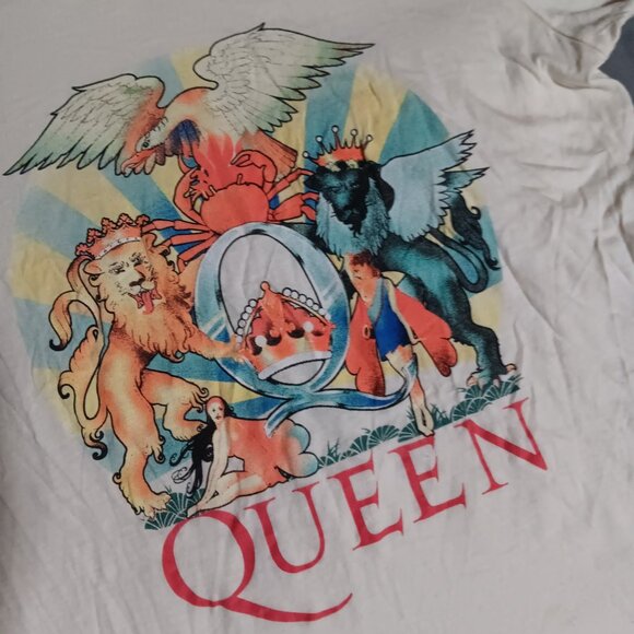 Queen Band T-Shirt Lucky Brand Graphic Tee Cream Unisex Med 2020 Official Merch - Picture 2 of 5